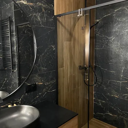 Dwupoziomowe Komfortowe Mieszkanie Krzyki Z Dwiema Lazienkami ヴロツワフ