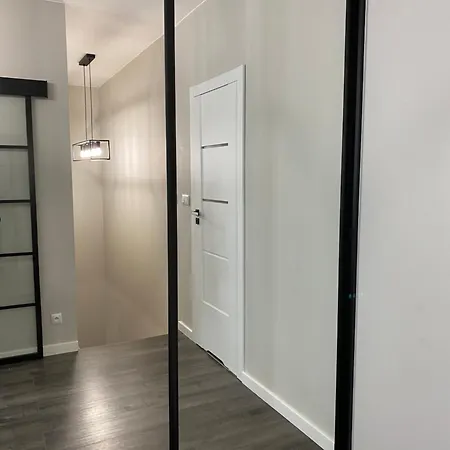 Dwupoziomowe Komfortowe Mieszkanie Krzyki Z Dwiema Lazienkami ヴロツワフ