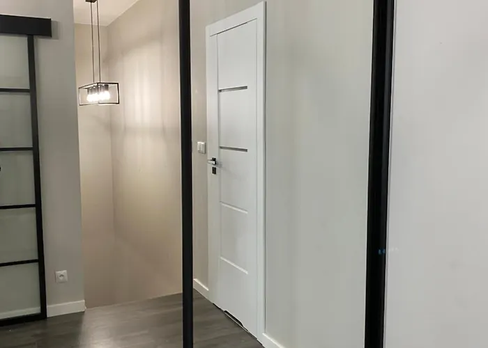 Dwupoziomowe Komfortowe Mieszkanie Krzyki Z Dwiema Lazienkami Wrocław